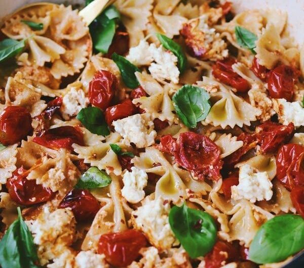 Whole grain pasta with roasted pepper pesto & feta