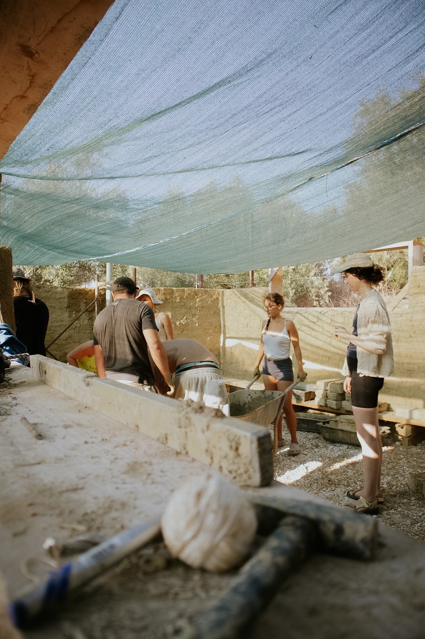 Natural building and upcycling
